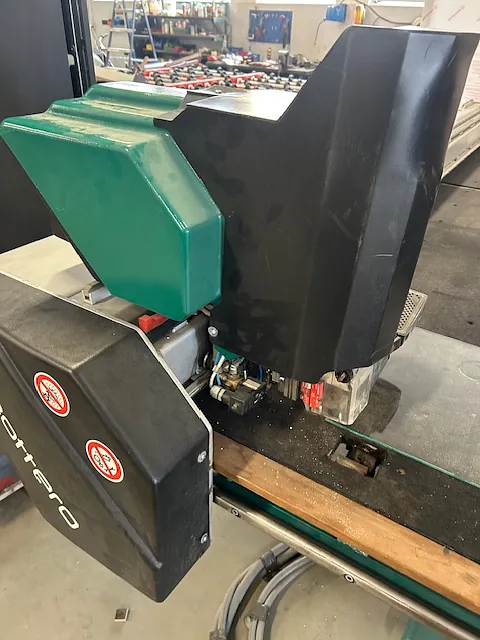 Automatiskt skärbord med Loweslip