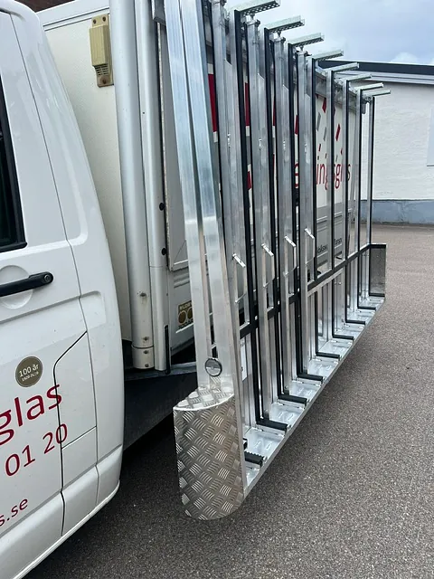 Alustativ flakbil med skåp