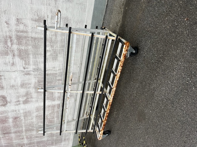 Nr: 86 Lagervagn vit 2 st 