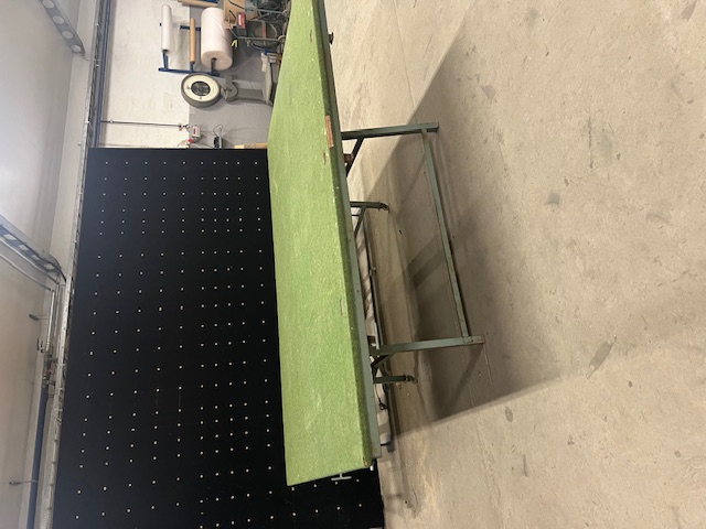 Manuellt tippbart skärbord